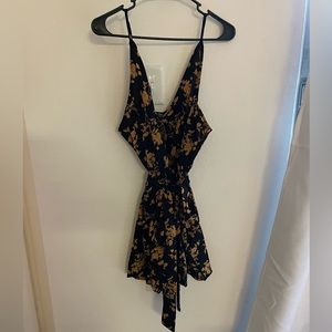 Romper optional waist tie floral black and tan